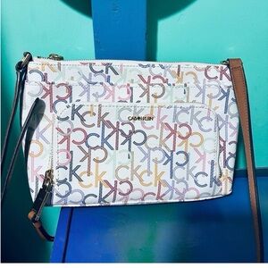 ✨ Calvin Klein Logo Crossbody – Multicolor Monogram ✨